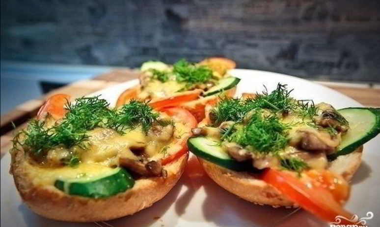 Рецепт горячих бутербродов с помидорами