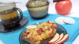 Горячие бутерброды с яблоками и сыром