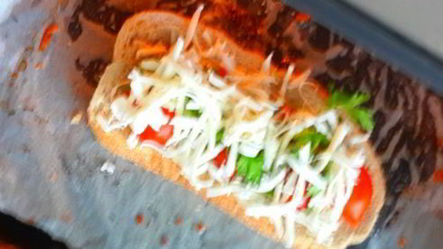 горячий бутерброд с помидорами