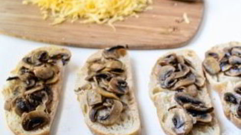 запеченные бутерброды с грибами