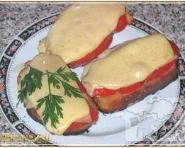 Жареные бутерброды с сыром и помидорами