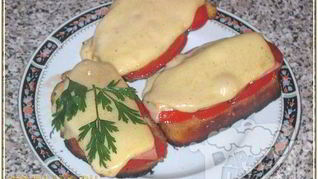 Жареные бутерброды с сыром и помидорами