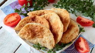 Чебуреки с капустой