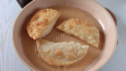 чебуреки с капустой