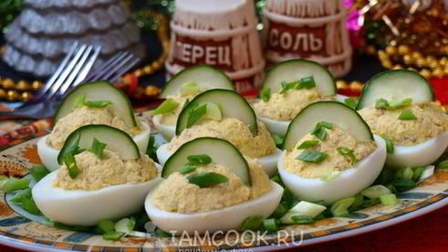 яйца, фаршированные печенью трески