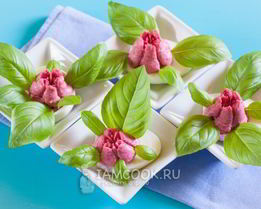 Яйца, фаршированные сельдью