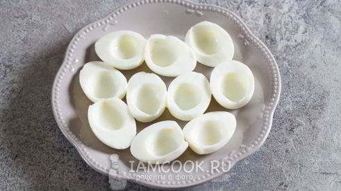 яйца, фаршированные сельдью