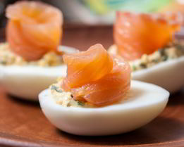 Яйца, фаршированные семгой