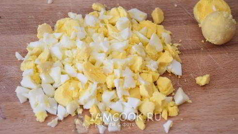 яйца, фаршированные тунцом