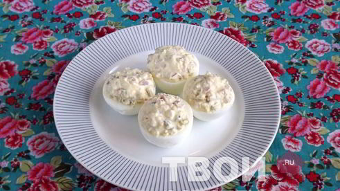 яйца, фаршированные ветчиной