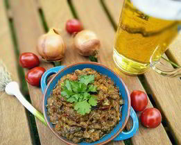 Байнган бхарта — баклажанная икра по-индийски