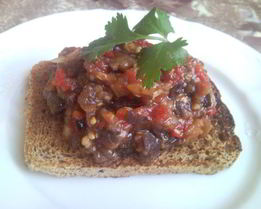 Баклажанная икра из запеченных овощей