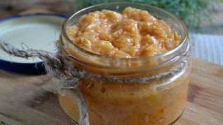 Кабачковая икра с майонезом и мивиной