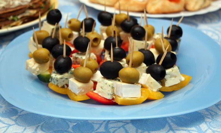 Рецепт канапе на шпажках