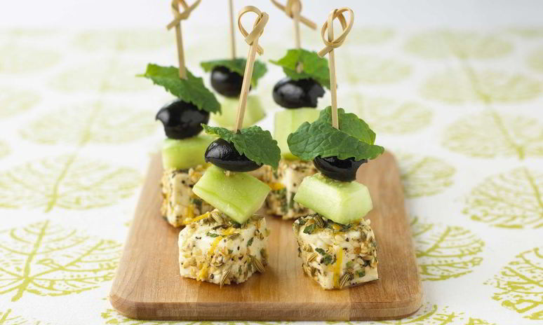 Рецепт канапе с оливками и мятой