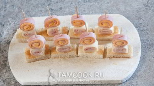 канапе с ветчиной и сыром