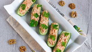 Огурцы, фаршированные орехами