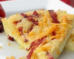 Быстрый пирог-омлет с беконом