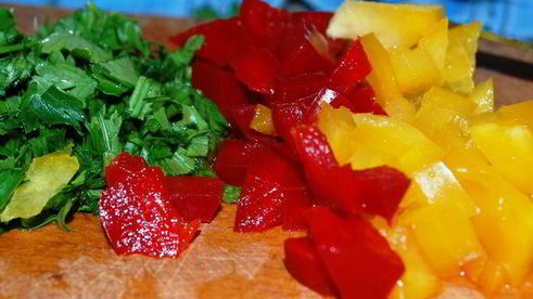 фриттата с брокколи, цветной капустой и фетой