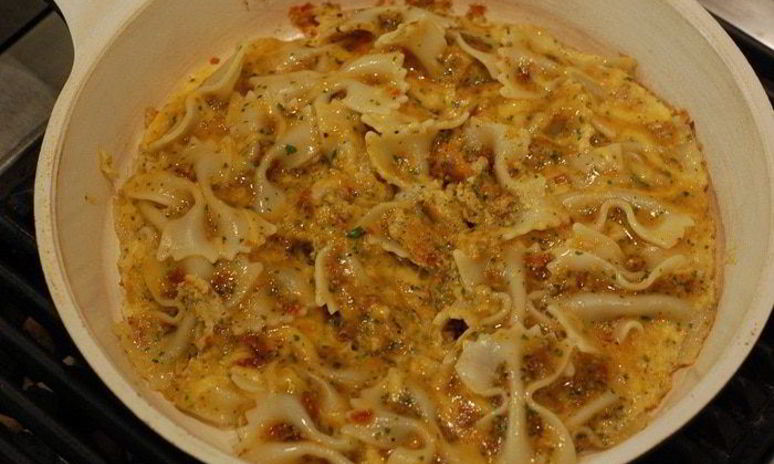 Рецепт фриттаты с пастой и красным песто