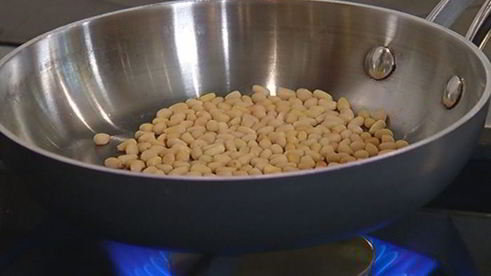 фриттата с пастой и красным песто