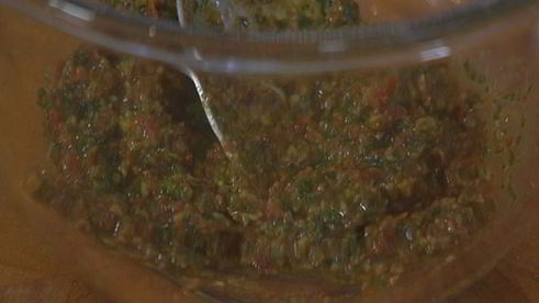 фриттата с пастой и красным песто