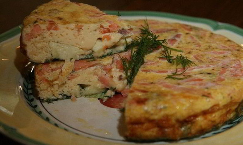 Рецепт фриттаты с семгой, укропом и сыром