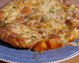 Фриттата с тыквой, моцареллой и тимьяном