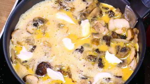 грибная фриттата со сливочным сыром