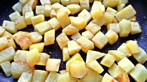 испанский картофельный омлет с рыбкой