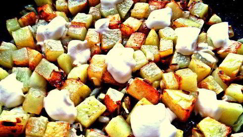 испанский картофельный омлет с рыбкой