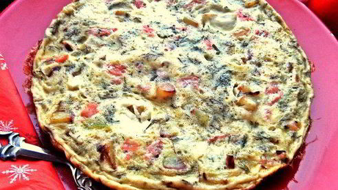 испанский картофельный омлет с рыбкой