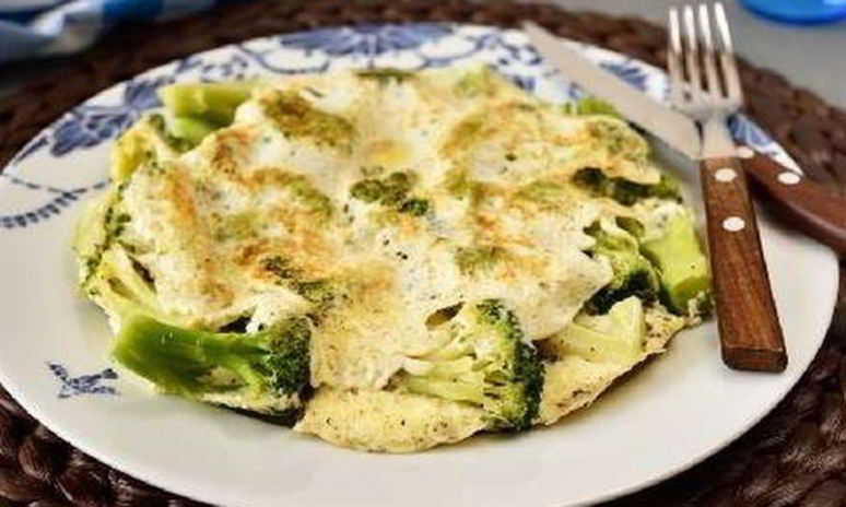 Рецепт легкого омлета с овощами