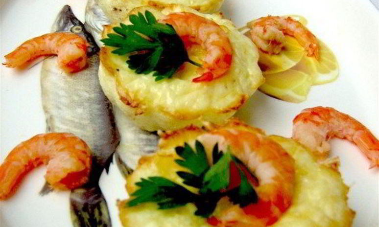 Рецепт мини-фриттаты с креветками и пармезаном