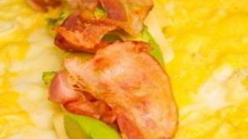 омлет с авокадо