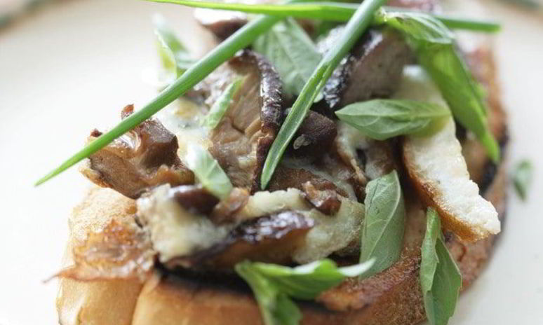 Рецепт омлета с грибами и куриной печенкой