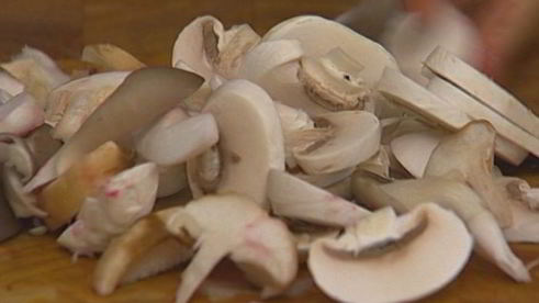 омлет с грибами и куриной печенкой