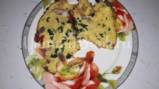 Омлет с помидорами и беконом