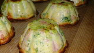 Омлет с сосиской и сыром