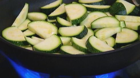 омлет с цукини и зеленым горошком