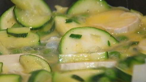 омлет с цукини и зеленым горошком