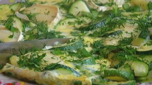 омлет с цукини и зеленым горошком