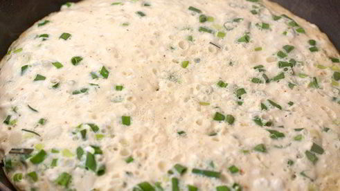 омлет с творогом и зеленым луком