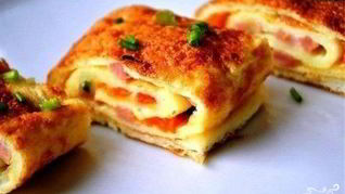 Омлет с ветчиной и помидорами