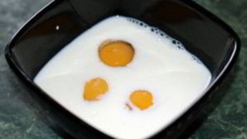 омлет с зеленью и помидорами