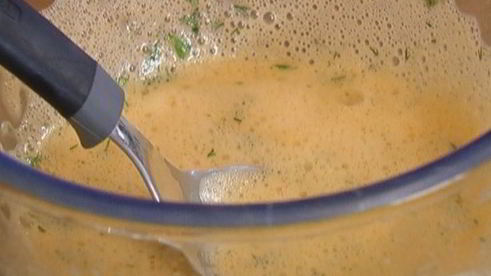 омлет со шпинатом и помидорами черри