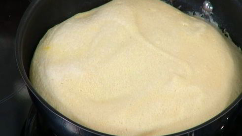 омлет-суфле с ягодами и вареньем