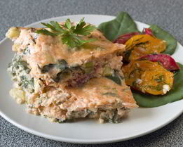 Творожный омлет с зеленью и овощами