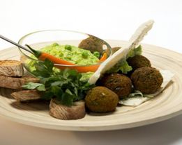 Паштет и фалафель из зеленого горошка