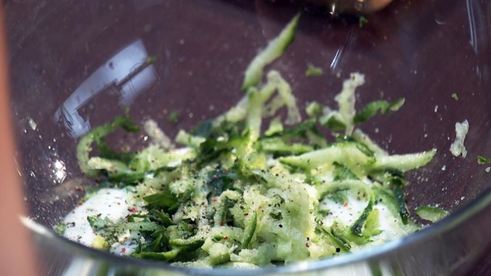 паштет и фалафель из зеленого горошка